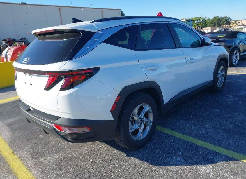 Photo 4 of 2024 Hyundai Tucson SEL (VIN 5NMJB3DE0RH355351)