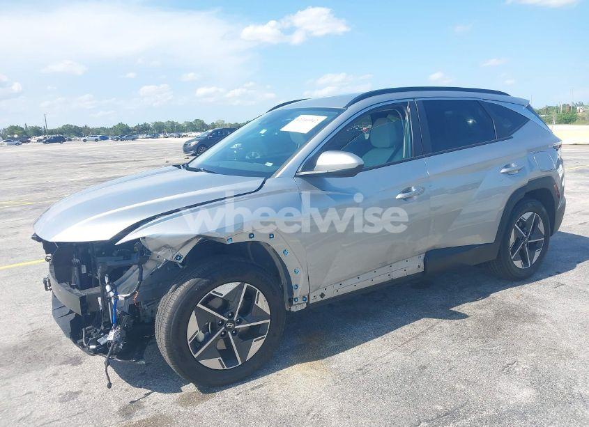 Photo 2 of 2025 Hyundai Tucson SEL (VIN 5NMJB3DE0SH509045)