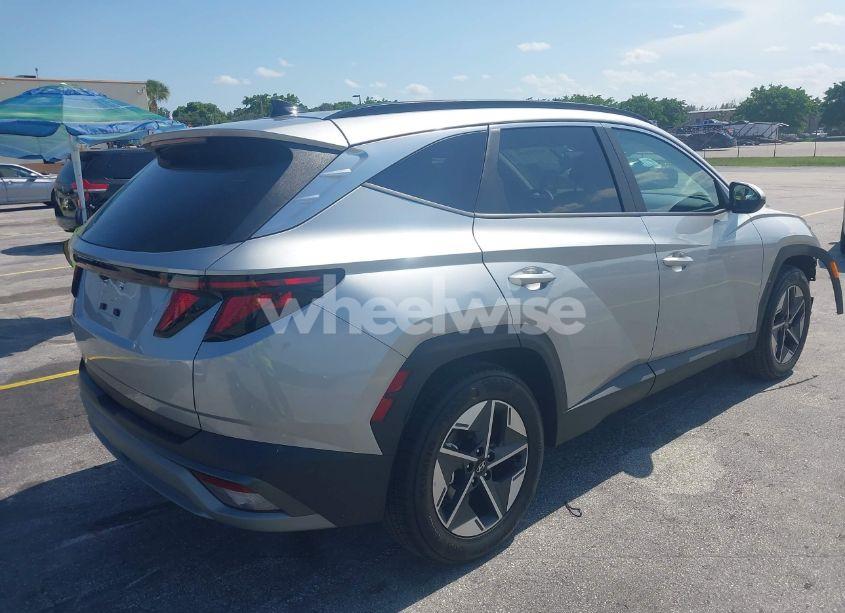 Photo 4 of 2025 Hyundai Tucson SEL (VIN 5NMJB3DE0SH509045)