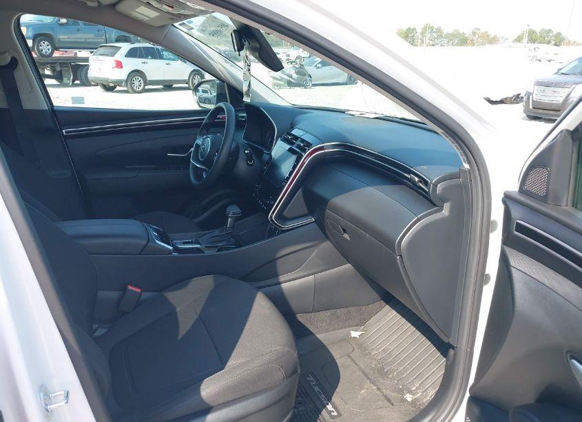 Photo 5 of 2024 Hyundai Tucson SEL (VIN 5NMJB3DE1RH301265)