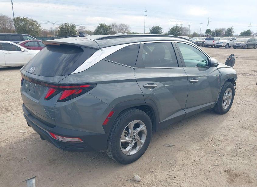Photo 4 of 2024 Hyundai Tucson SEL (VIN 5NMJB3DE1RH315988)