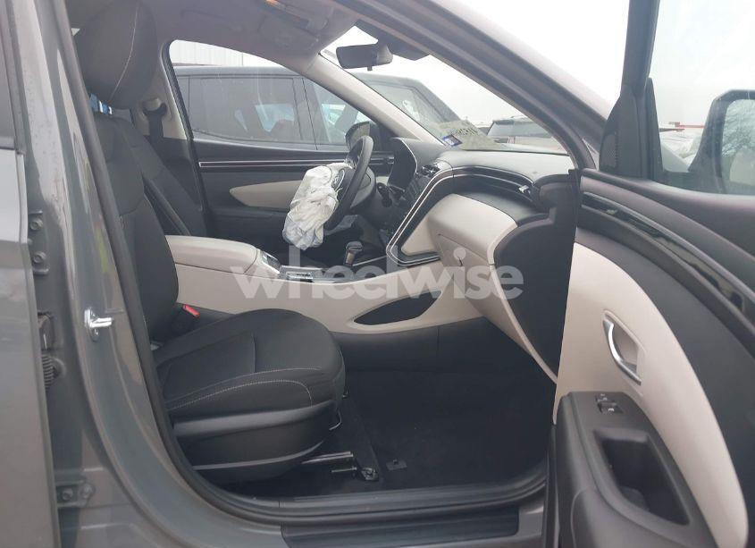 Photo 5 of 2024 Hyundai Tucson SEL (VIN 5NMJB3DE1RH316316)