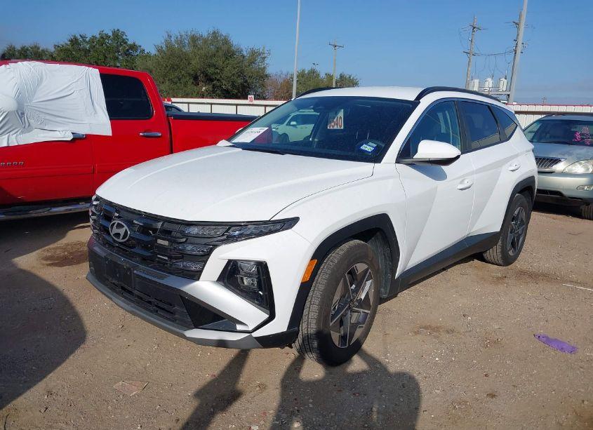 Photo 2 of 2025 Hyundai Tucson SEL (VIN 5NMJB3DE2SH479627)