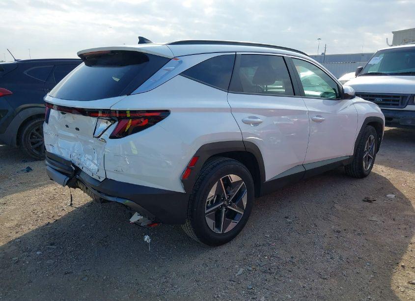 Photo 4 of 2025 Hyundai Tucson SEL (VIN 5NMJB3DE2SH479627)