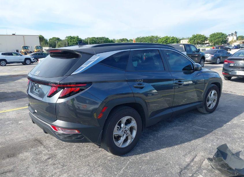 Photo 4 of 2024 Hyundai Tucson SEL (VIN 5NMJB3DE4RH356986)