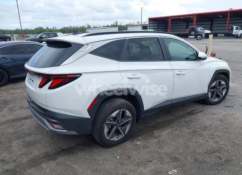 Photo 4 of 2025 Hyundai Tucson SEL (VIN 5NMJB3DE4SH445270)