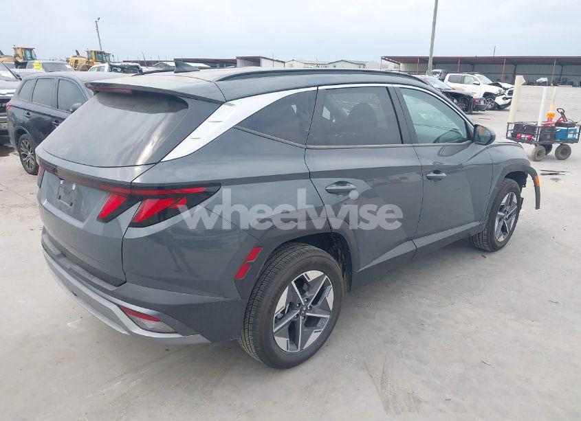 Photo 4 of 2025 Hyundai Tucson SEL (VIN 5NMJB3DE4SH479399)