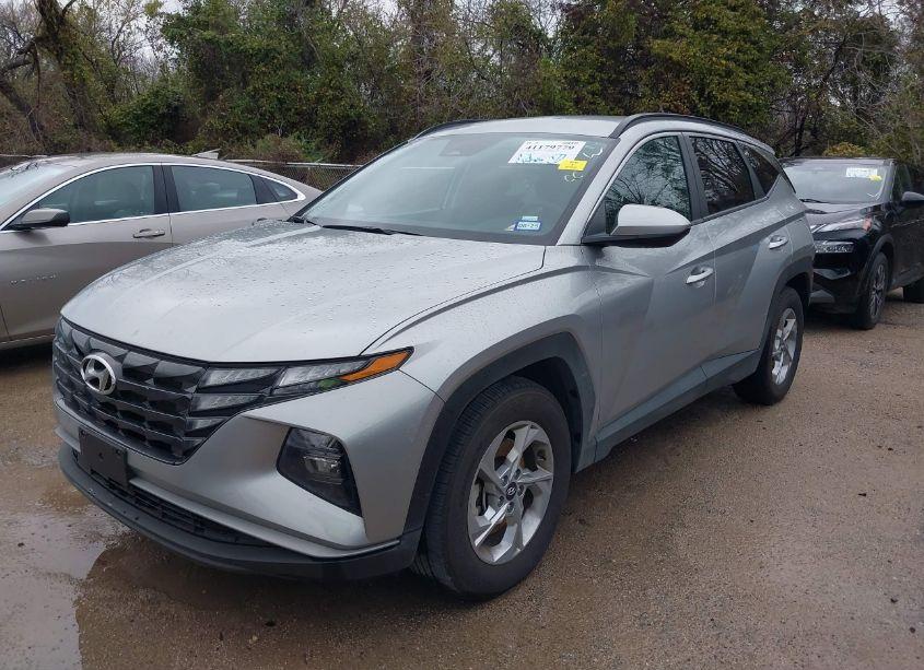 Photo 2 of 2024 Hyundai Tucson SEL (VIN 5NMJB3DE5RH297446)