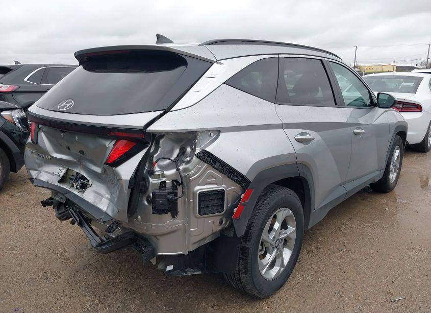 Photo 4 of 2024 Hyundai Tucson SEL (VIN 5NMJB3DE5RH297446)