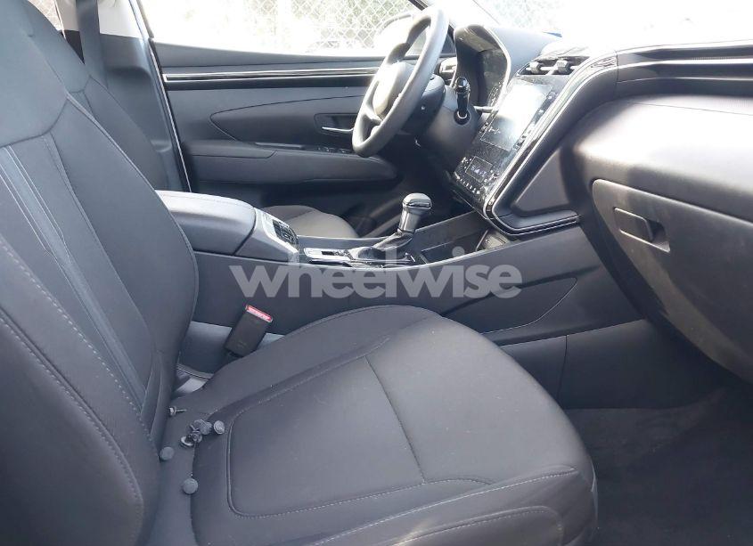 Photo 5 of 2024 Hyundai Tucson SEL (VIN 5NMJB3DE5RH371478)