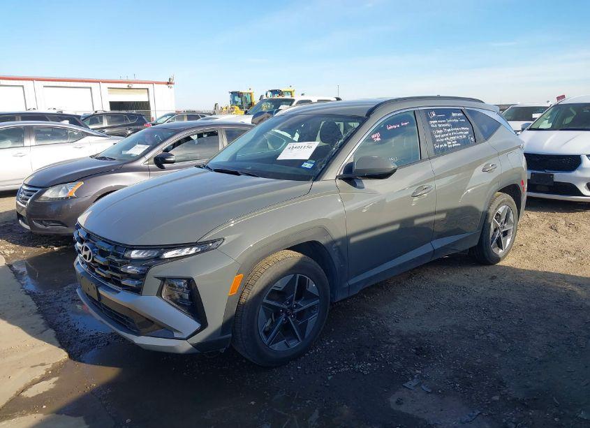 Photo 2 of 2025 Hyundai Tucson SEL (VIN 5NMJB3DE5SH460201)