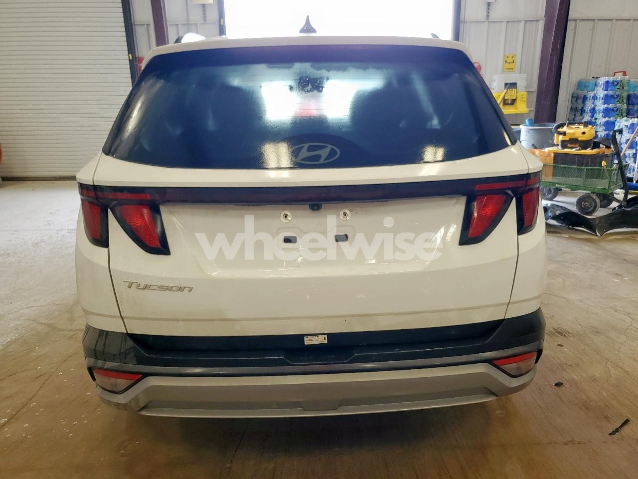 Photo 6 of 2025 HYUNDAI TUCSON SEL (VIN 5NMJB3DE5SH476947)