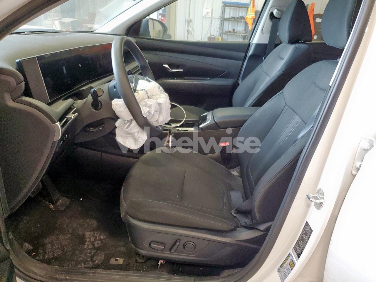 Photo 7 of 2025 HYUNDAI TUCSON SEL (VIN 5NMJB3DE5SH476947)