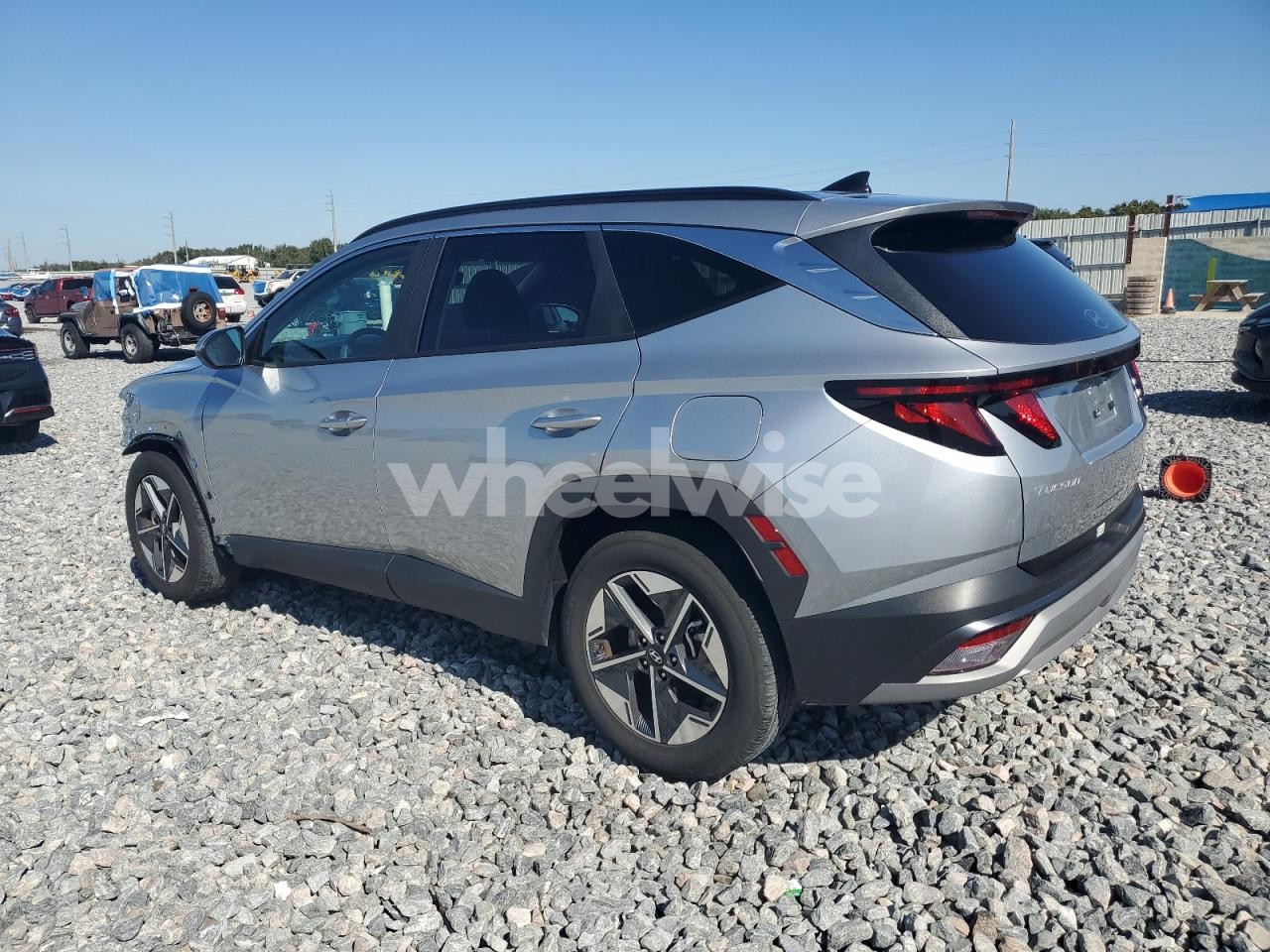 Photo 2 of 2025 HYUNDAI TUCSON SEL (VIN 5NMJB3DE5SH515990)