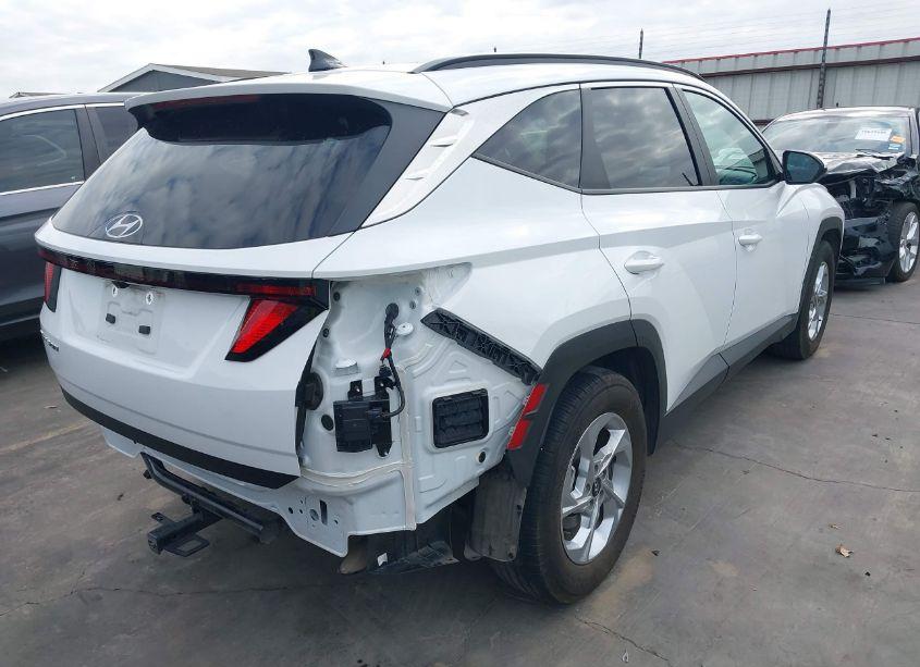 Photo 4 of 2024 Hyundai Tucson SEL (VIN 5NMJB3DE6RH335010)