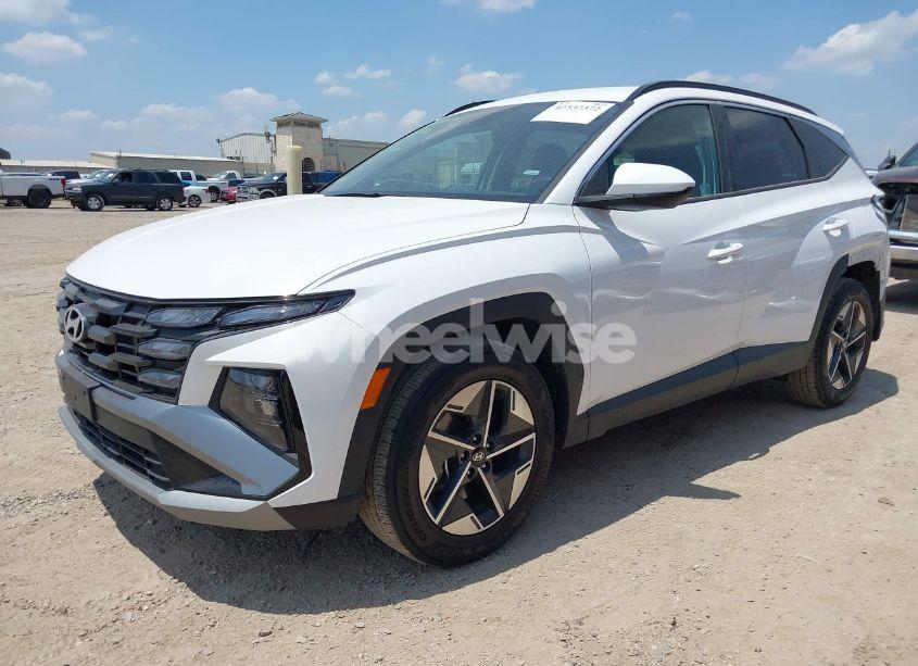 Photo 2 of 2025 Hyundai Tucson SEL (VIN 5NMJB3DE6SH461535)