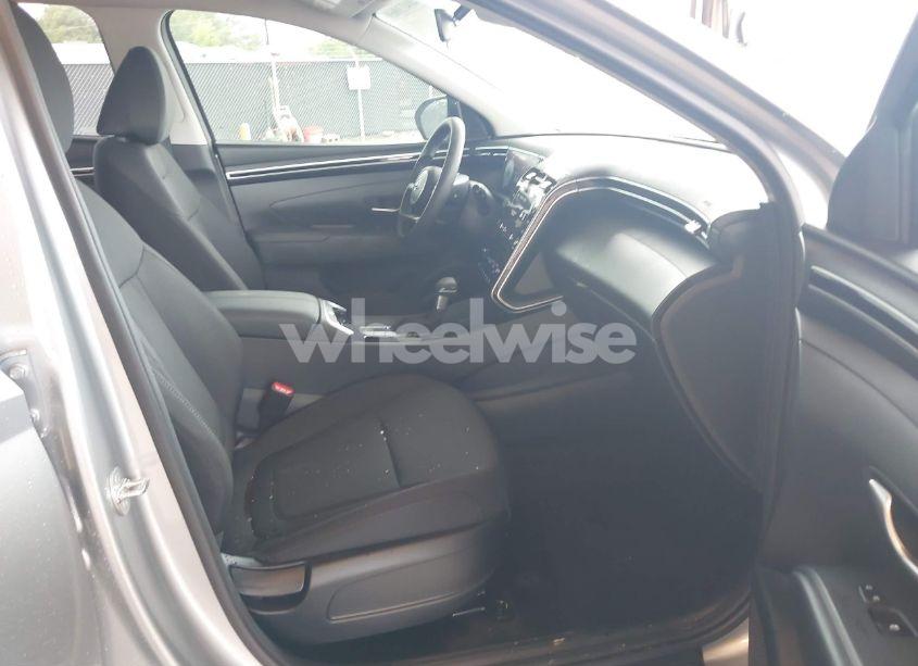 Photo 5 of 2024 Hyundai Tucson SEL (VIN 5NMJB3DE7RH428750)