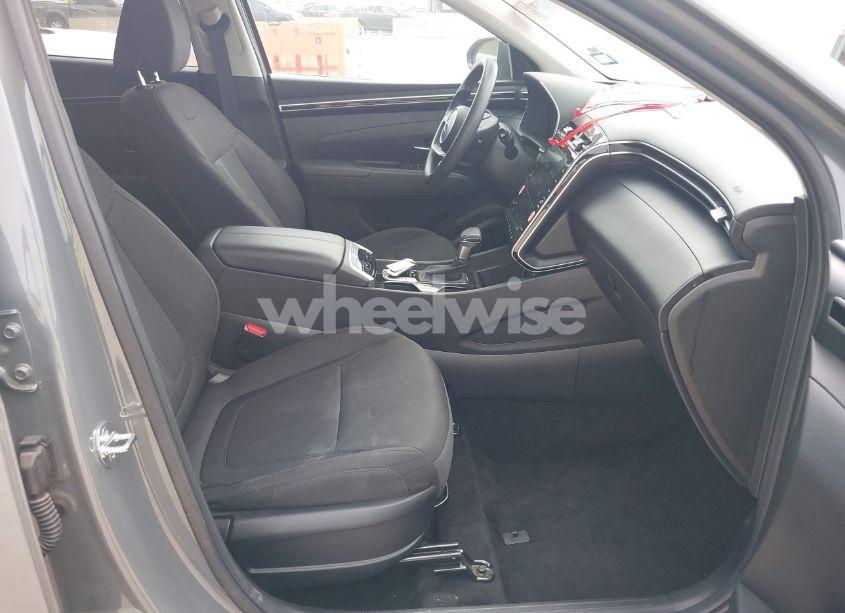 Photo 5 of 2024 Hyundai Tucson SEL (VIN 5NMJB3DE8RH411309)