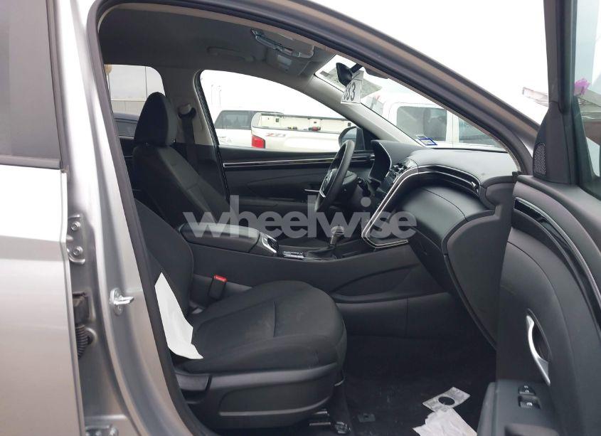 Photo 5 of 2024 Hyundai Tucson SEL (VIN 5NMJB3DE9RH310067)