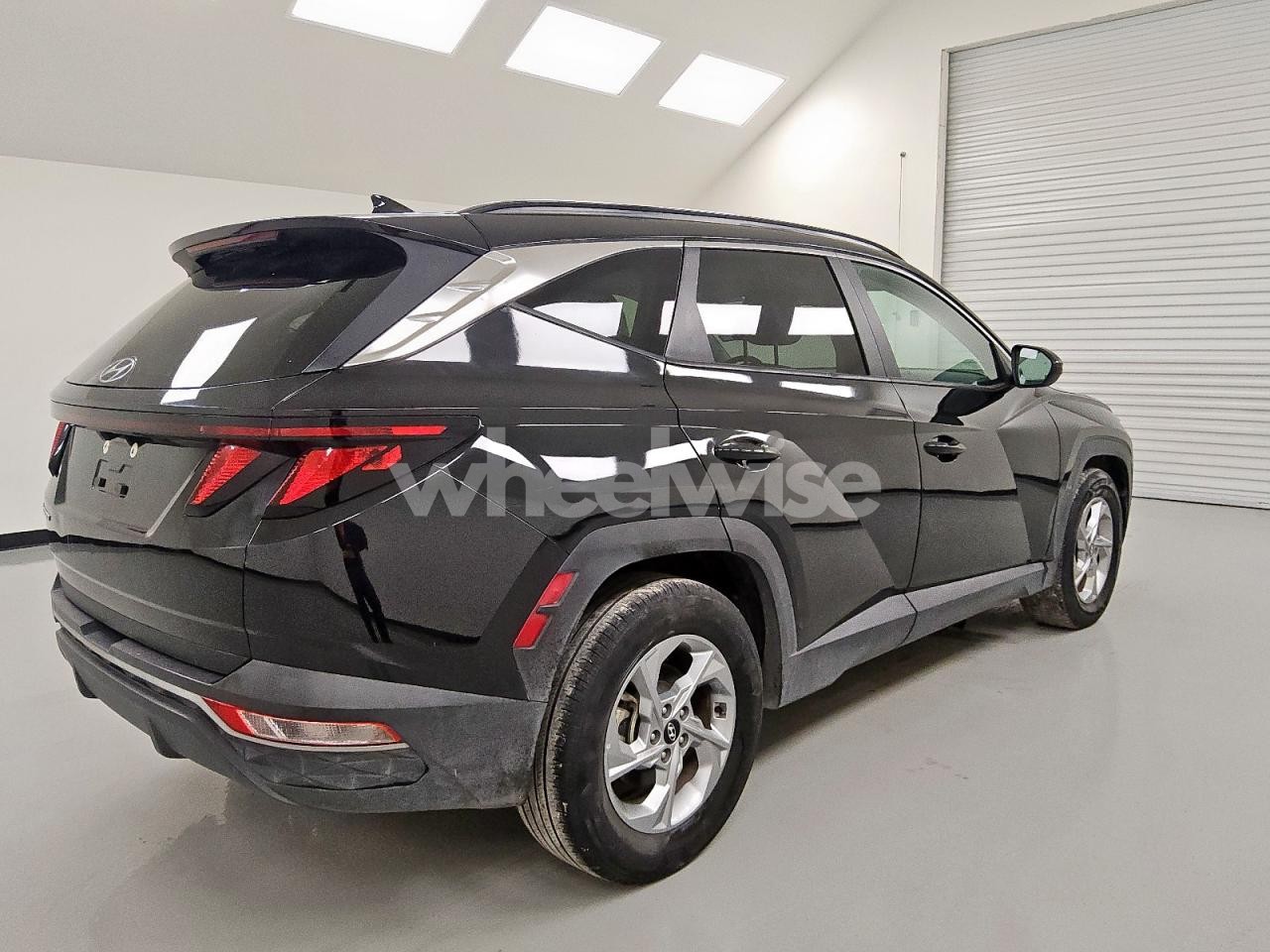 Photo 3 of 2024 HYUNDAI TUCSON SEL (VIN 5NMJB3DE9RH330173)