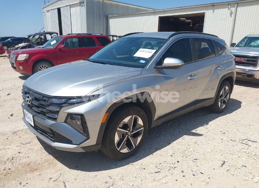 Photo 2 of 2025 Hyundai Tucson SEL (VIN 5NMJB3DE9SH472805)