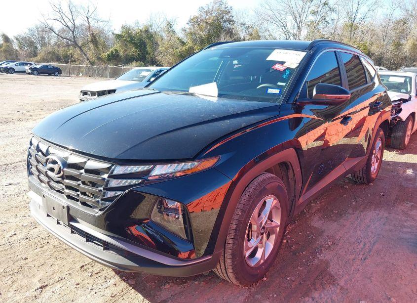 Photo 2 of 2023 Hyundai Tucson SEL (VIN 5NMJBCAE3PH228000)
