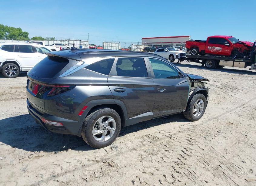 Photo 4 of 2023 Hyundai Tucson SEL (VIN 5NMJBCAE4PH186971)