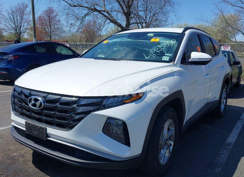 Photo 2 of 2022 Hyundai Tucson SEL (VIN 5NMJBCAE5NH106221)