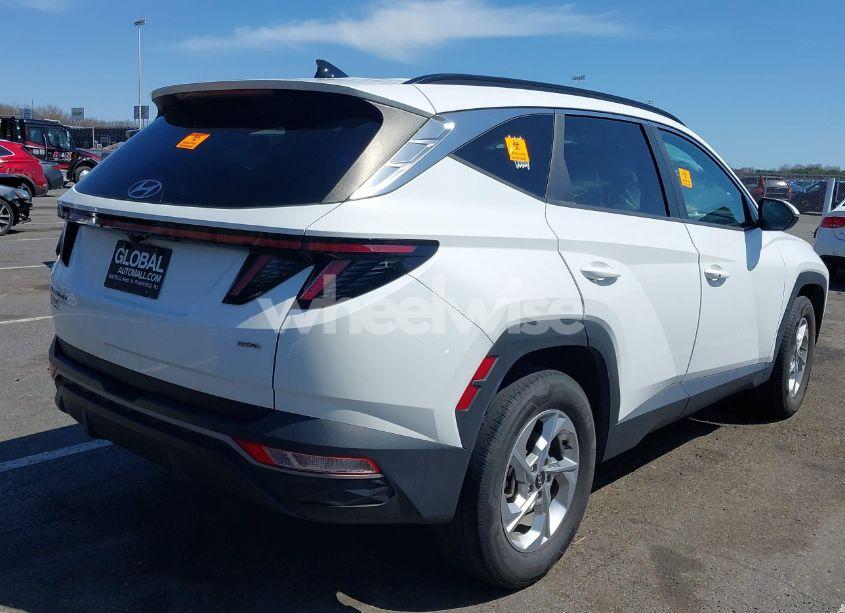 Photo 4 of 2022 Hyundai Tucson SEL (VIN 5NMJBCAE5NH106221)