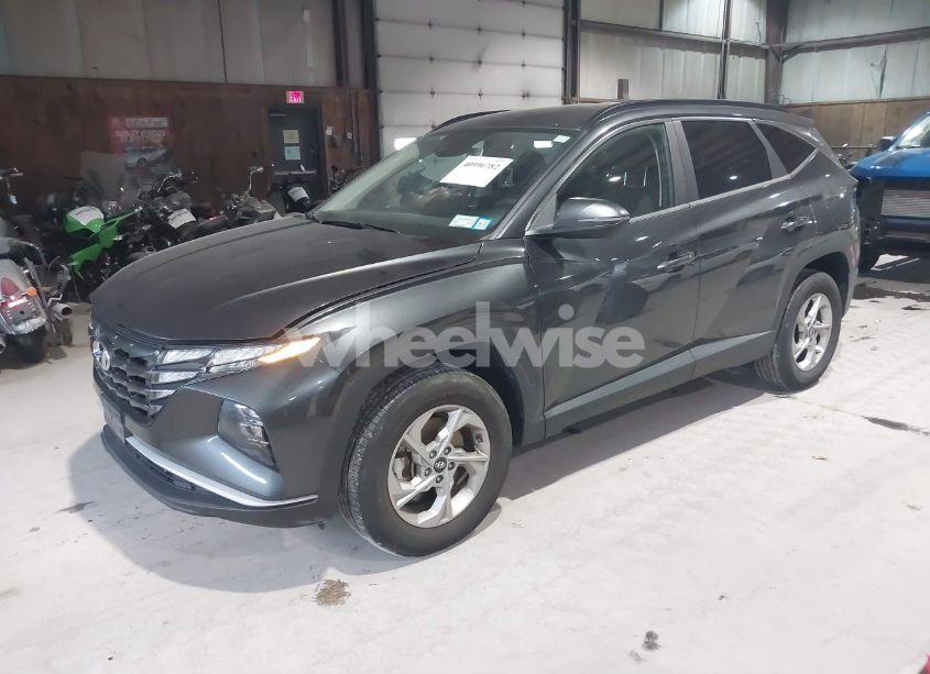 Photo 2 of 2022 Hyundai Tucson SEL (VIN 5NMJBCAE6NH070300)