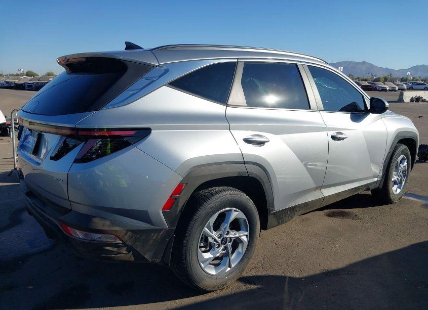 Photo 4 of 2022 Hyundai Tucson SEL (VIN 5NMJBCAE6NH106986)