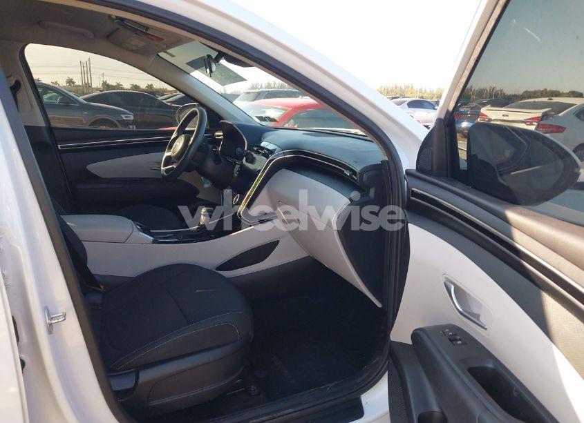 Photo 5 of 2022 Hyundai Tucson SEL (VIN 5NMJBCAE9NH137679)