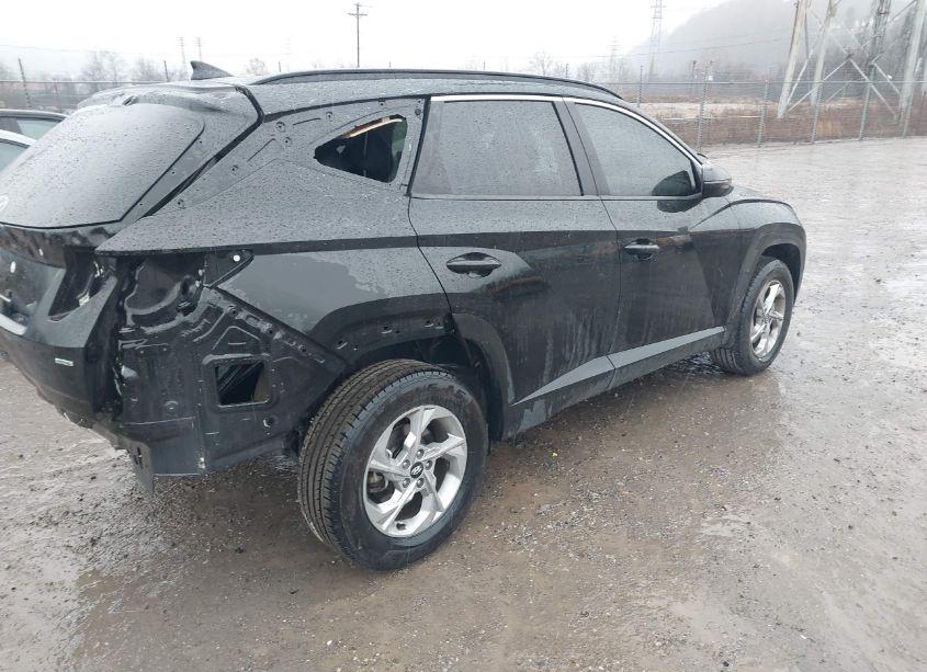 Photo 4 of 2022 Hyundai Tucson SEL (VIN 5NMJBCAEXNH086760)