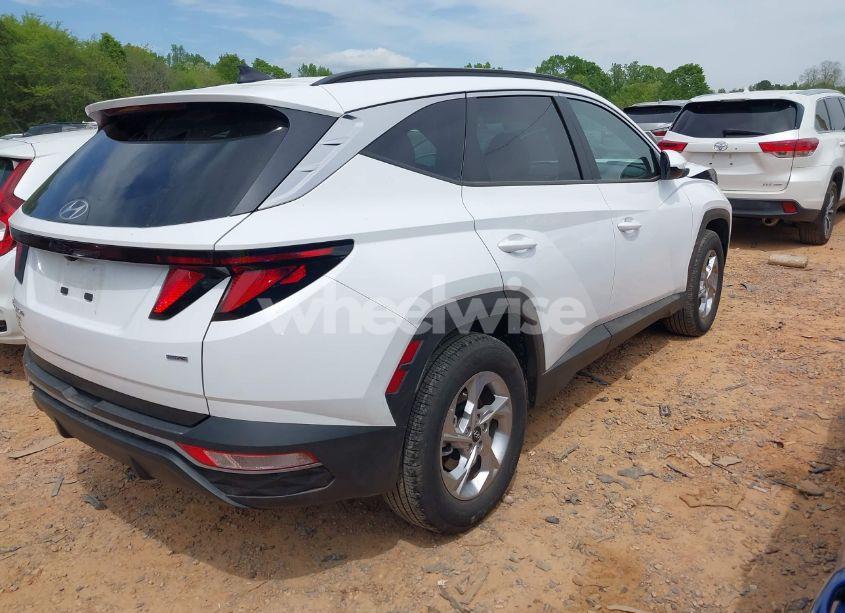 Photo 4 of 2024 Hyundai Tucson SEL (VIN 5NMJBCDE0RH301466)
