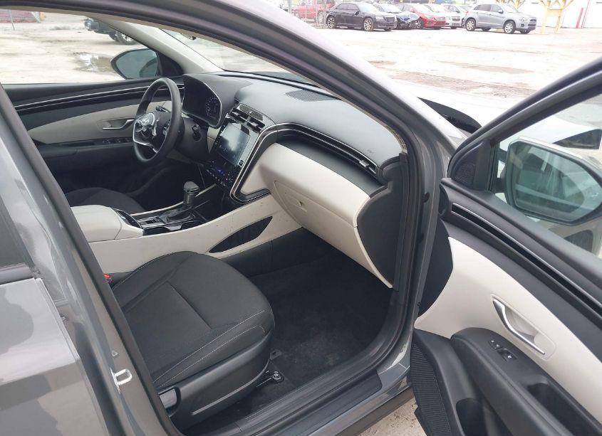 Photo 5 of 2024 Hyundai Tucson SEL (VIN 5NMJBCDE0RH307185)