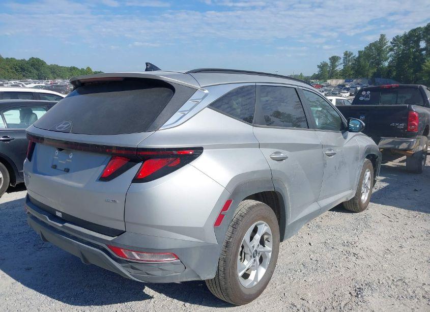 Photo 4 of 2024 Hyundai Tucson SEL (VIN 5NMJBCDE0RH348741)