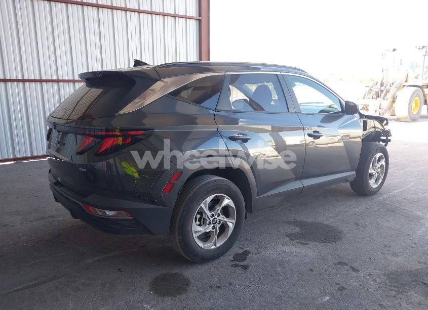Photo 4 of 2024 Hyundai Tucson SEL (VIN 5NMJBCDE0RH356080)