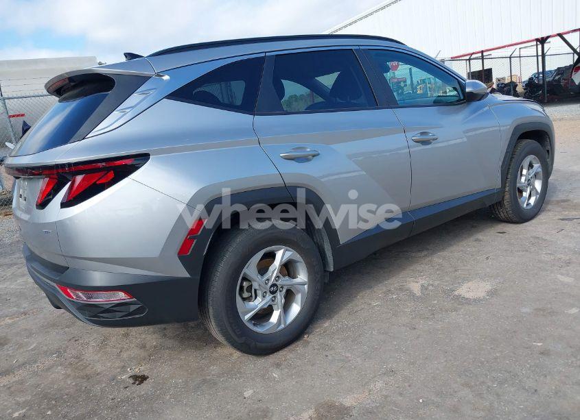 Photo 4 of 2024 Hyundai Tucson SEL (VIN 5NMJBCDE0RH356712)