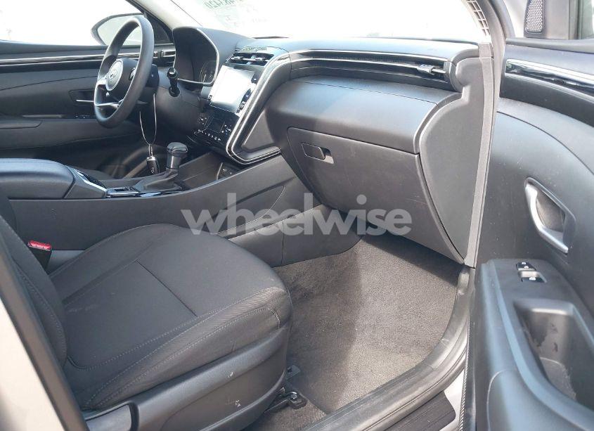 Photo 5 of 2024 Hyundai Tucson SEL (VIN 5NMJBCDE0RH356712)