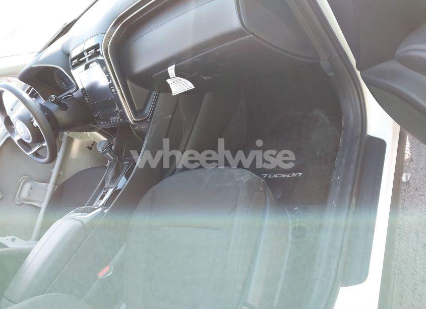 Photo 5 of 2024 Hyundai Tucson SEL (VIN 5NMJBCDE0RH373221)