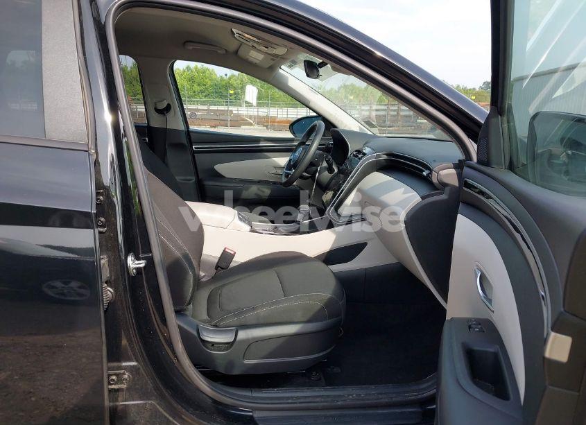 Photo 5 of 2024 Hyundai Tucson SEL (VIN 5NMJBCDE0RH396269)