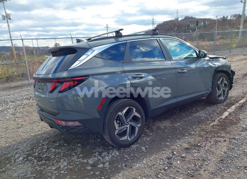 Photo 4 of 2024 Hyundai Tucson SEL (VIN 5NMJBCDE0RH423857)
