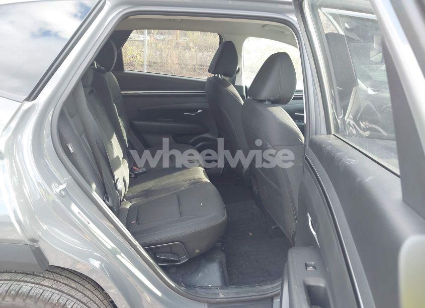 Photo 8 of 2024 Hyundai Tucson SEL (VIN 5NMJBCDE0RH423857)