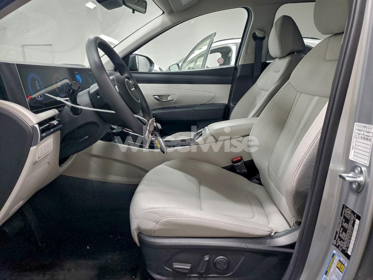 Photo 7 of 2025 HYUNDAI TUCSON SEL (VIN 5NMJBCDE1SH571327)