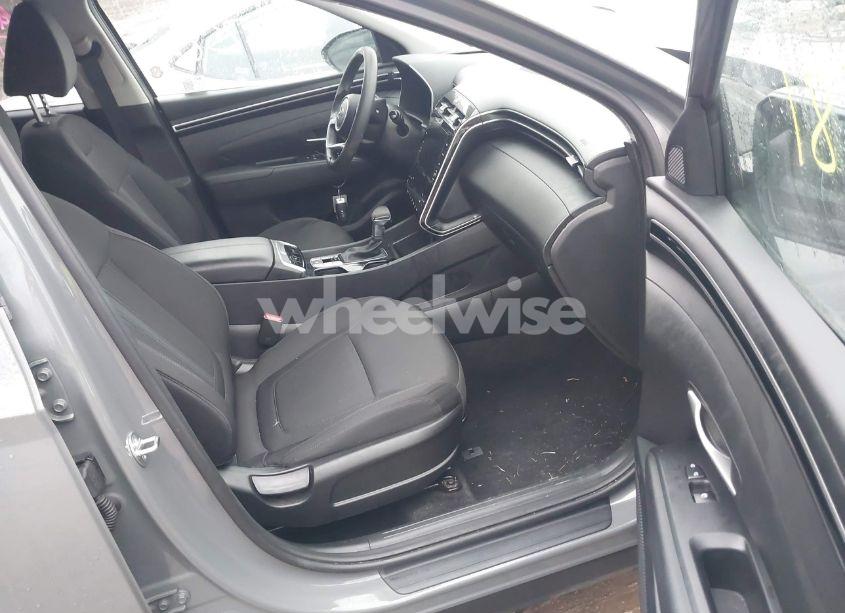 Photo 5 of 2024 Hyundai Tucson SEL (VIN 5NMJBCDE2RH342911)