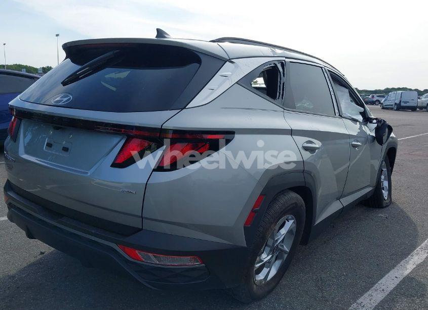Photo 4 of 2024 Hyundai Tucson SEL (VIN 5NMJBCDE2RH408003)