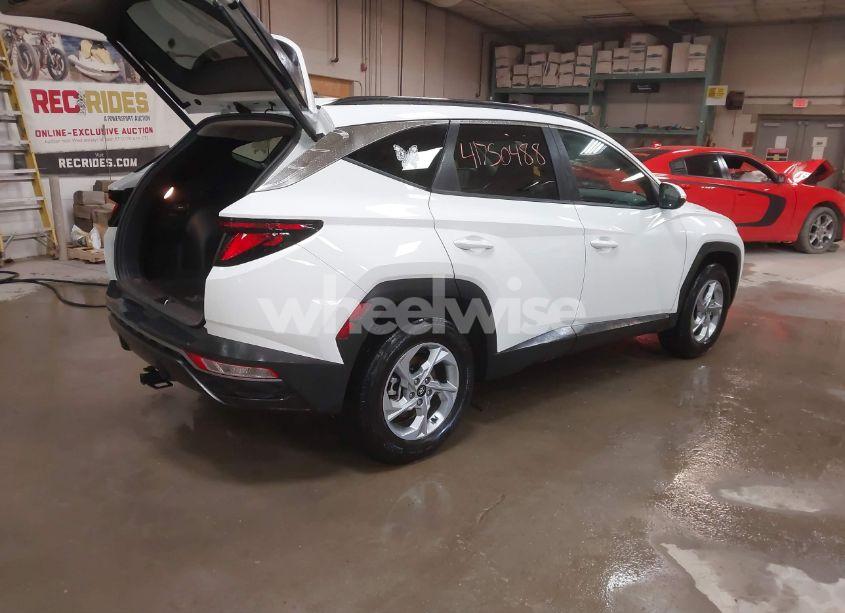 Photo 4 of 2024 Hyundai Tucson SEL (VIN 5NMJBCDE3RH332498)