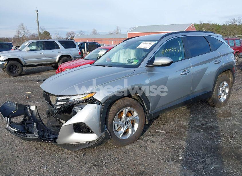 Photo 2 of 2024 Hyundai Tucson SEL (VIN 5NMJBCDE3RH364366)