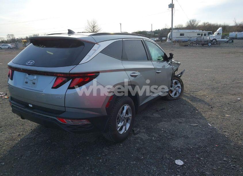 Photo 4 of 2024 Hyundai Tucson SEL (VIN 5NMJBCDE3RH364366)