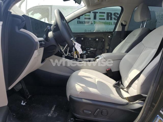 Photo 6 of 2025 HYUNDAI TUCSON SEL (VIN 5NMJBCDE3SH442988)